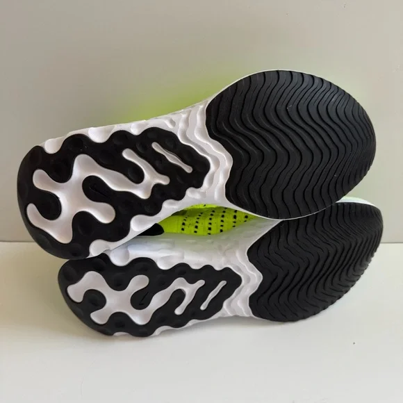 Nike React Phantom Run Flyknit 2 M's 10.5 - Picture 8 of 8